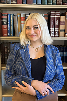 Sydney C. – Legal Assistant